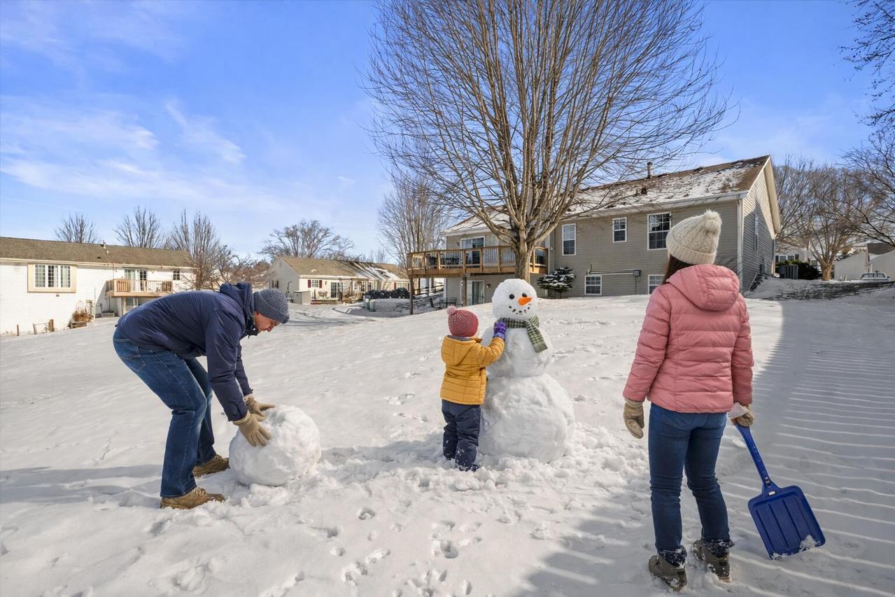 2607 Fox River, Waukesha, WI 53189