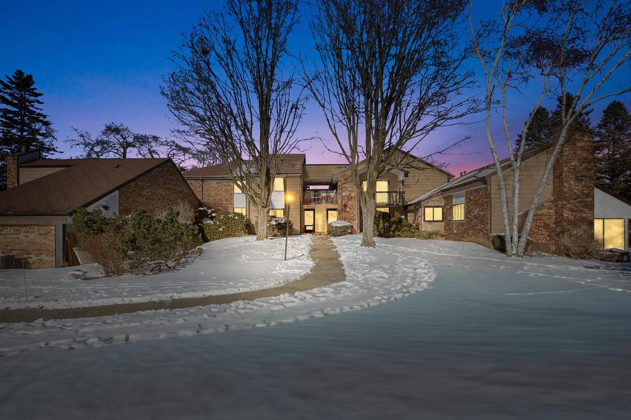 8643 N Servite Dr #115, Milwaukee, WI 53223