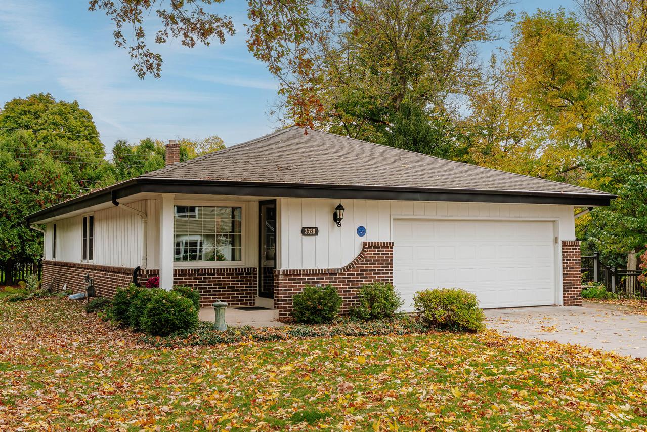 3320 N Knoll Ter, Wauwatosa, WI 53222