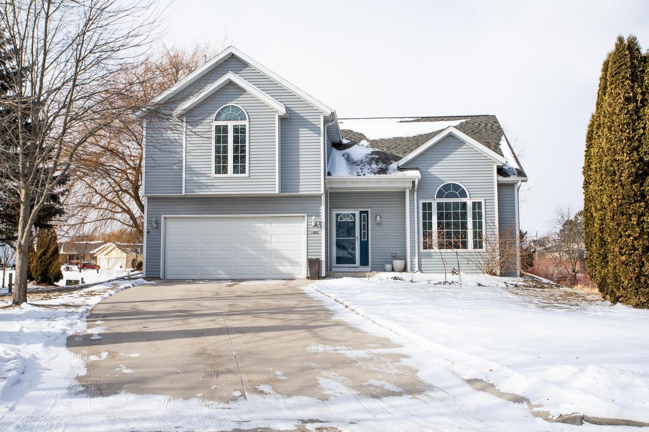2564 Fox Ridge, Sheboygan, WI 53081