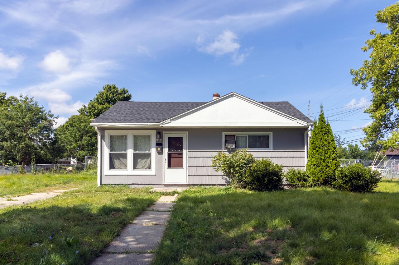 6026 W Carmen Ave, Milwaukee, WI 53218