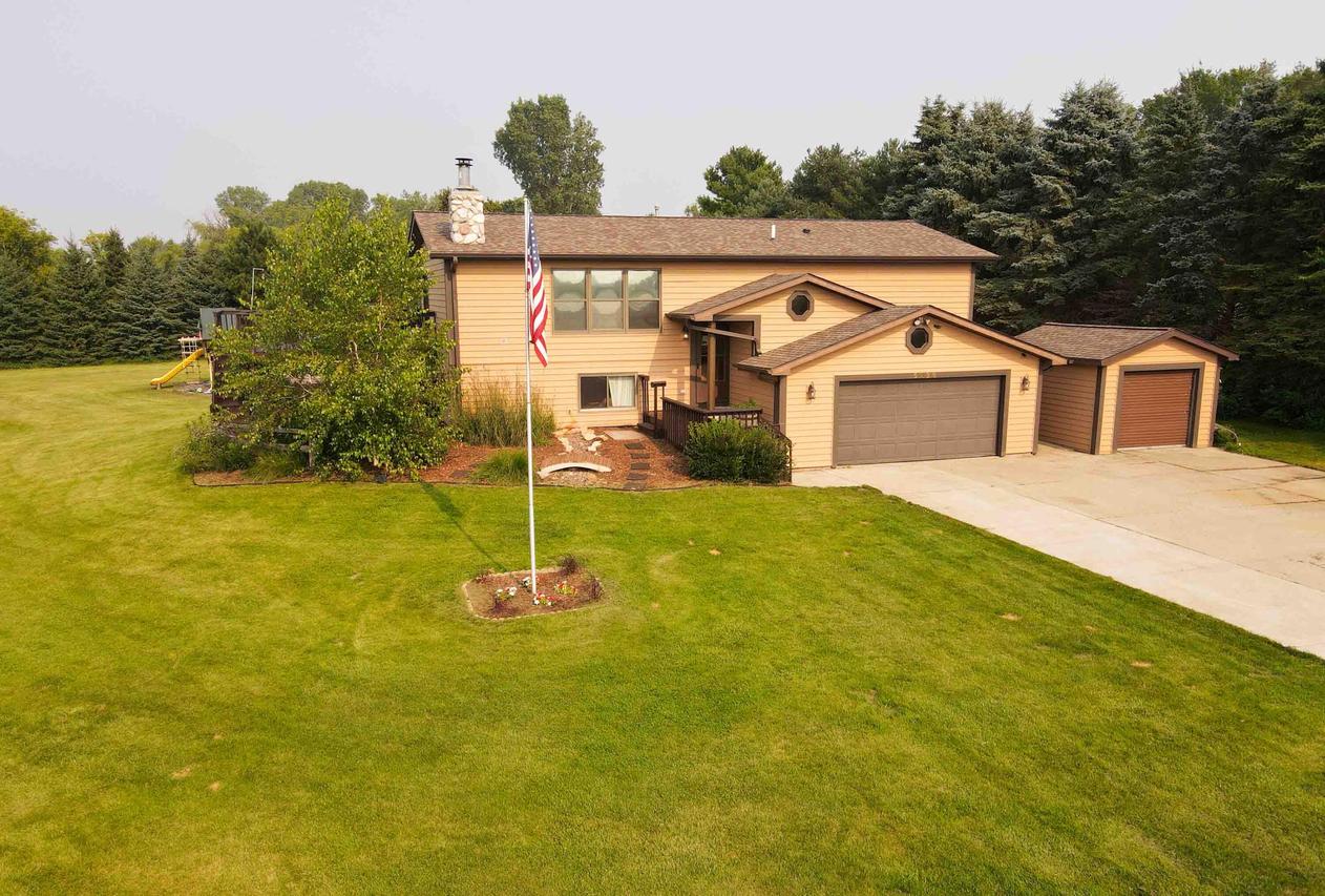 N6236 Willow Glen, Concord, WI 53066