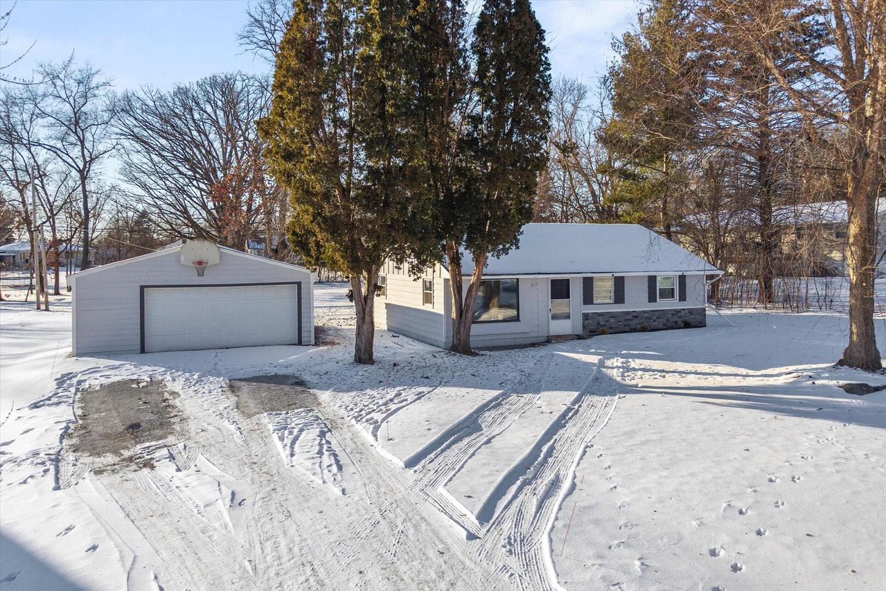 9257 S 94th St, Franklin, WI 53132