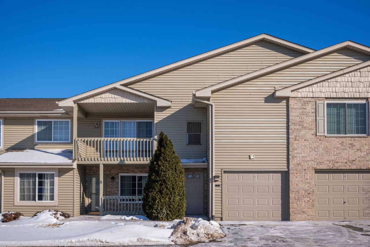 9920 74th St #F, Kenosha, WI 53142