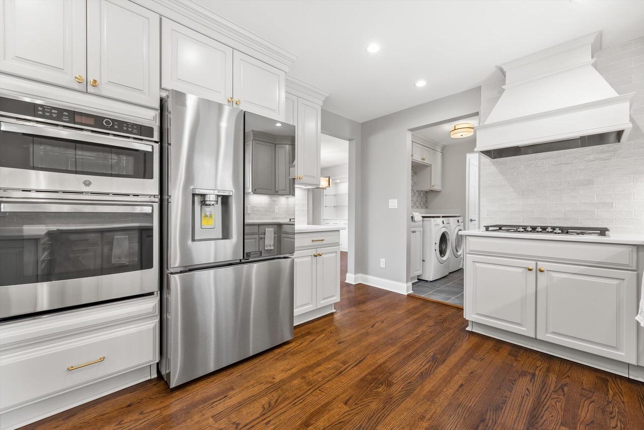 850 Janacek Rd, Brookfield, WI 53045