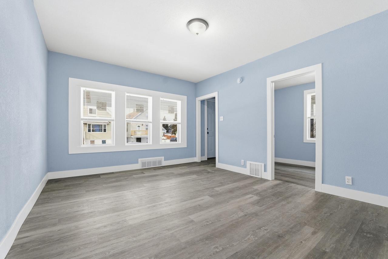 2354 S 16th St, Milwaukee, WI 53215