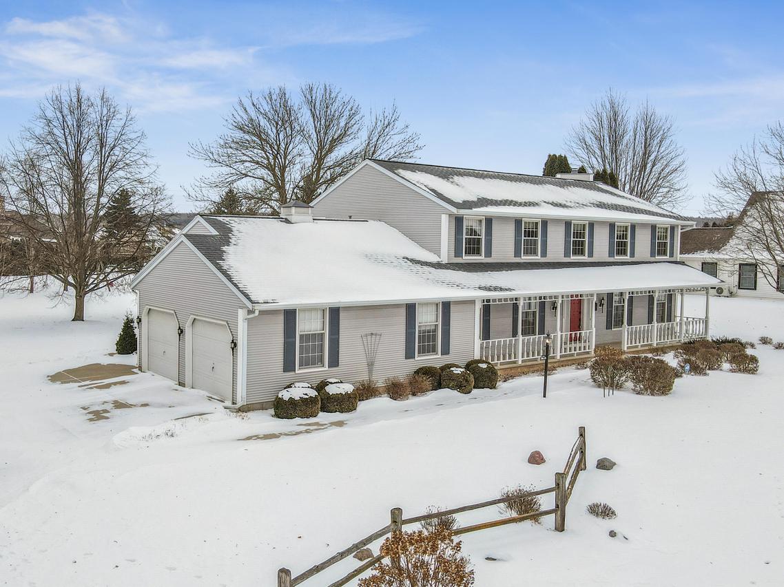 909 Country Club, Fond Du Lac, WI 54935