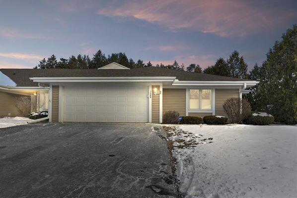 7508 W Mequon Sq. #3, Mequon, WI 53092