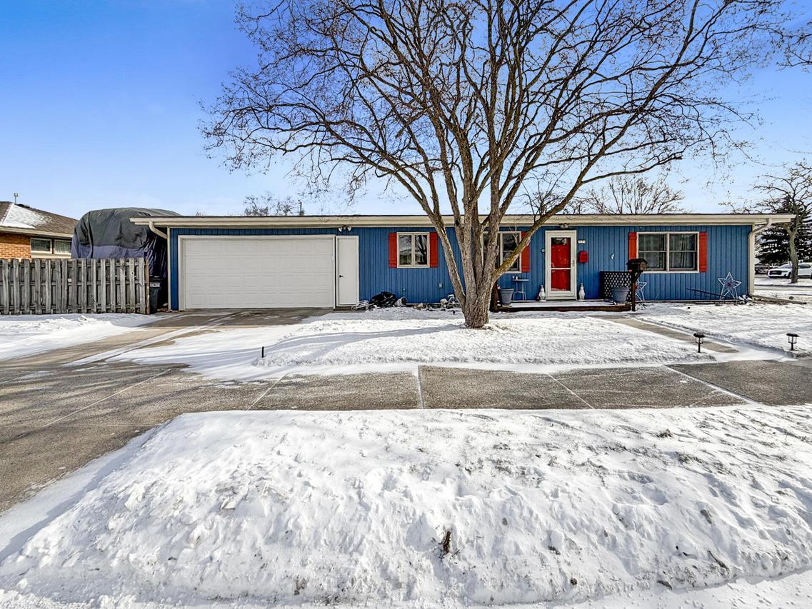 2923 Wedemeyer St, Sheboygan, WI 53081