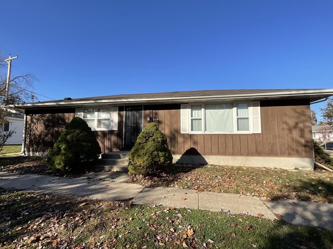 3706 70th St, Kenosha, WI 53142