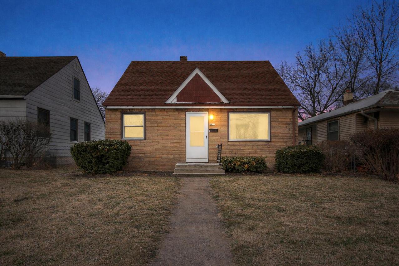 4853 N 90th St, Milwaukee, WI 53225