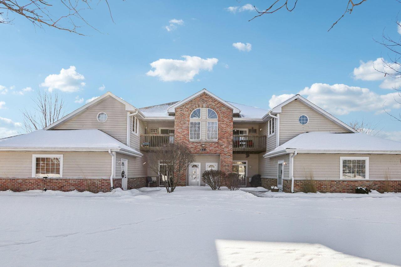 521 Lawson School Rd #8, Delavan, WI 53115