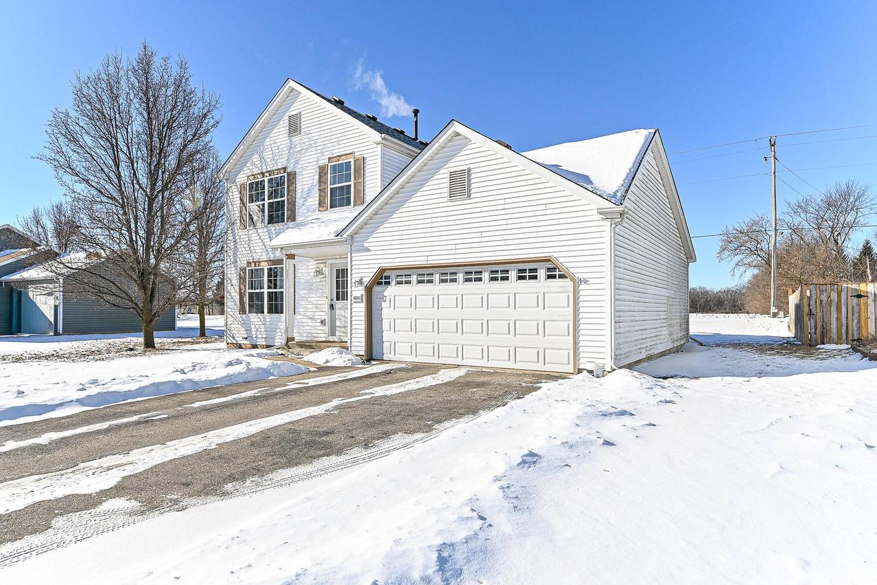 1051 Pheasant Dr, Genoa City, WI 53128