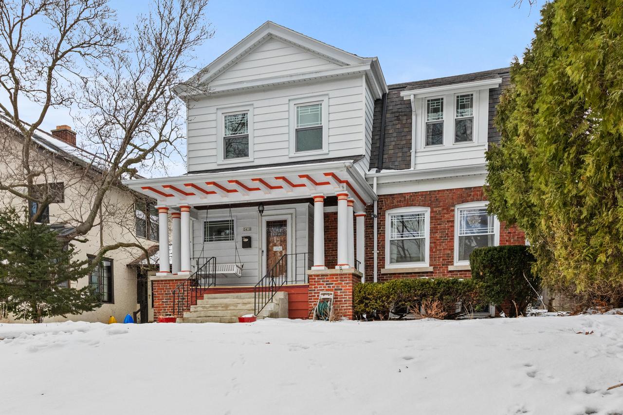 2410 E Stratford Ct, Shorewood, WI 53211