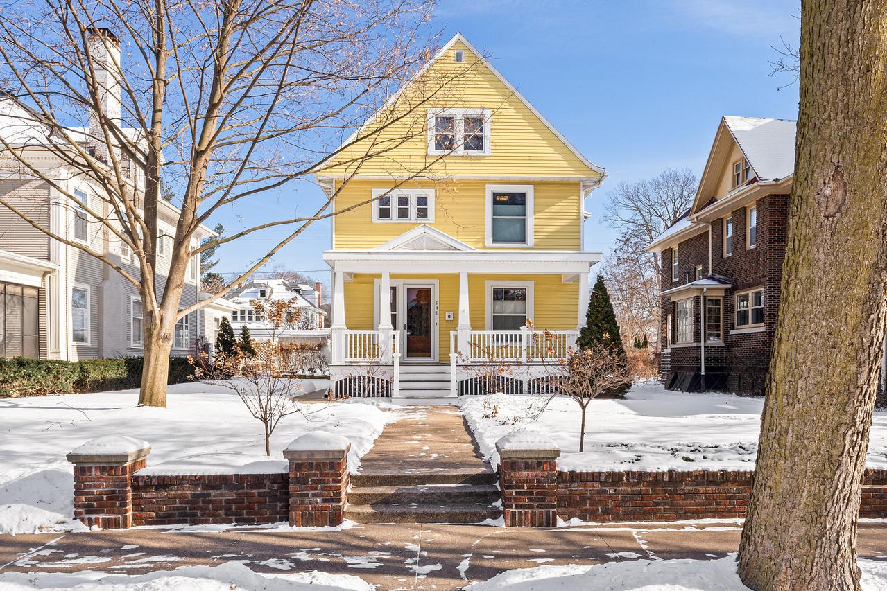 141 S 13th St, La Crosse, WI 54601