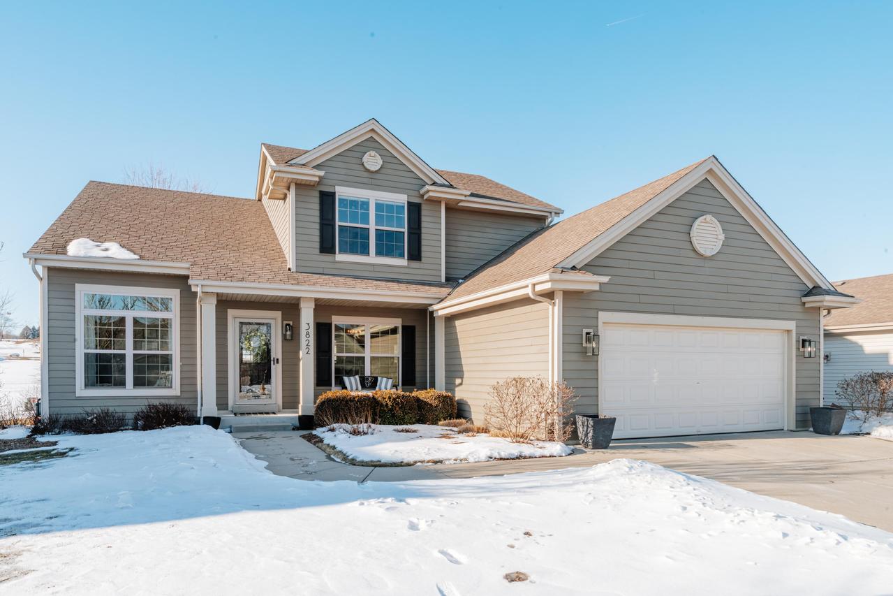 3822 Creekside Dr, Waukesha, WI 53189