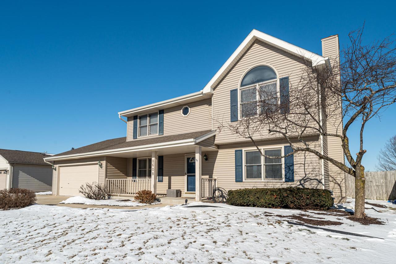 8608 Camelot Trce, Sturtevant, WI 53177