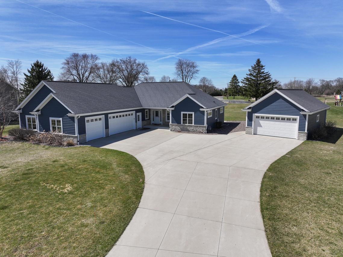 5125 Roamn Way, Addison, WI 53027