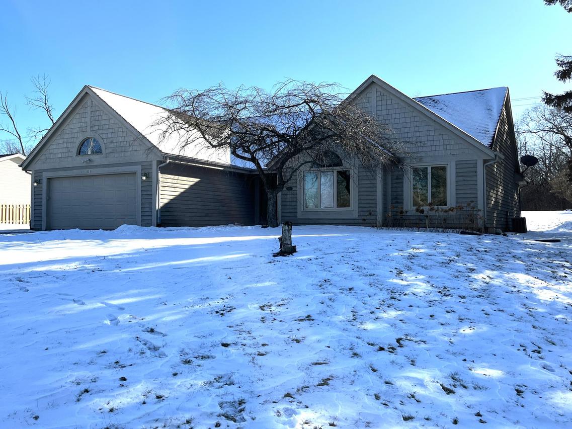 9215 W County Line Rd, Milwaukee, WI 53224