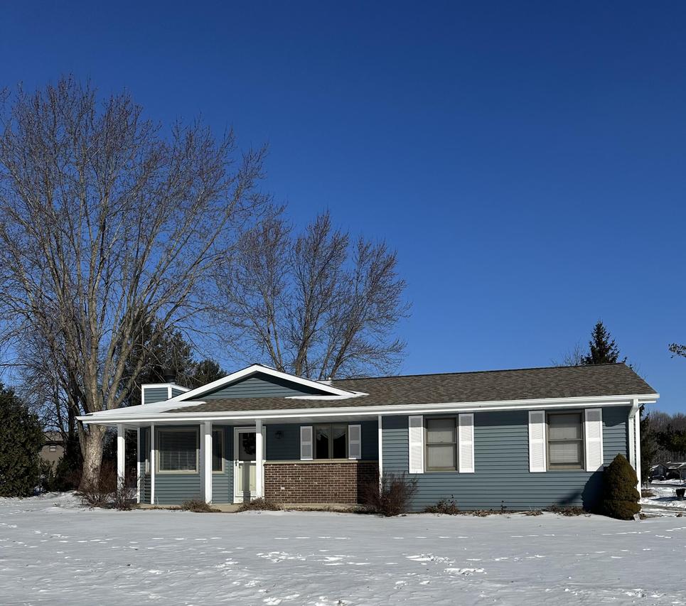 W196N16501 Hawthorn Dr, Jackson, WI 53037