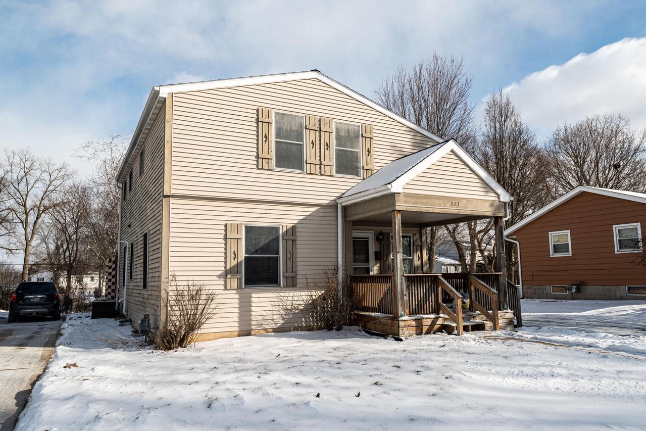 537 Pennsylvania Ave, West Bend, WI 53095