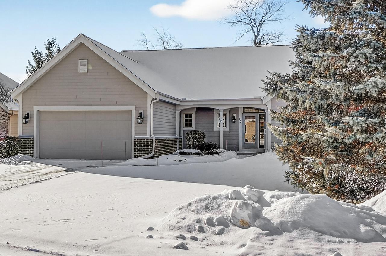 1444 Hidden Waters Cir, West Bend, WI 53095