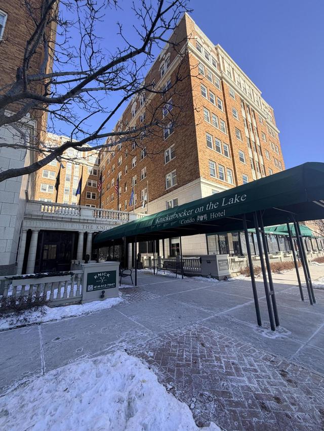 1028 E Juneau Ave #503, Milwaukee, WI 53202