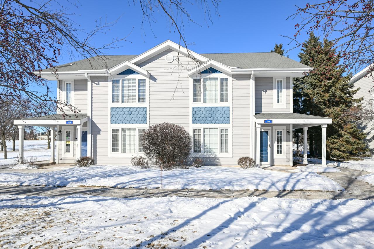 708 Geneva National Ave #N, Lake Geneva, WI 53147