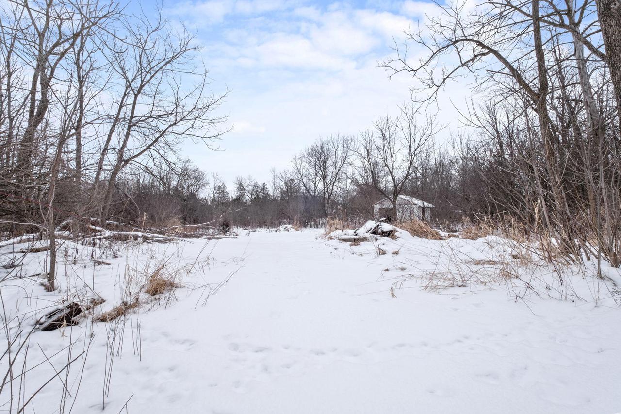 3151 S Miller Ln, New Berlin, WI 53146