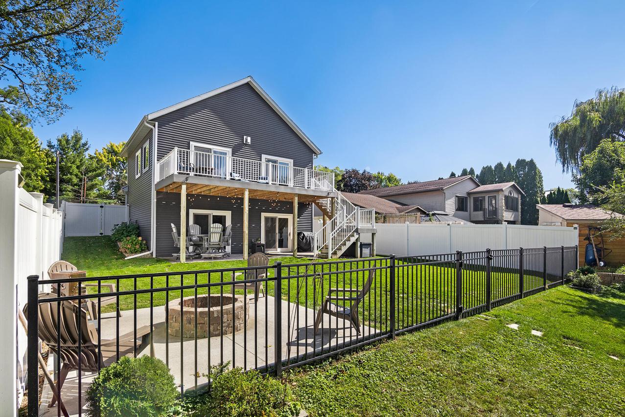 1505 La Crescent, Campbell, WI 54603