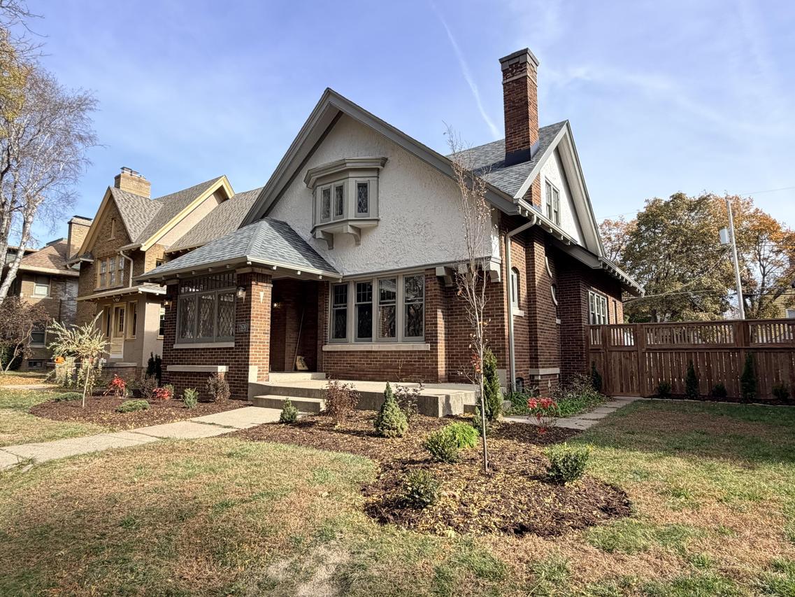 2630 N Grant Blvd, Milwaukee, WI 53210