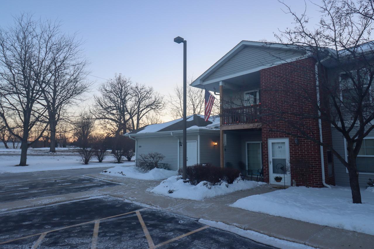 210 E Remer Rd #203, Elkhorn, WI 53121
