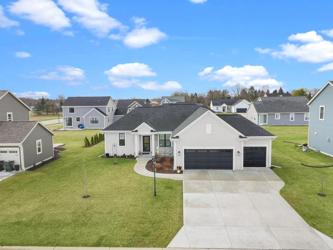 2689 Mapleton Ave, East Troy, WI 53120