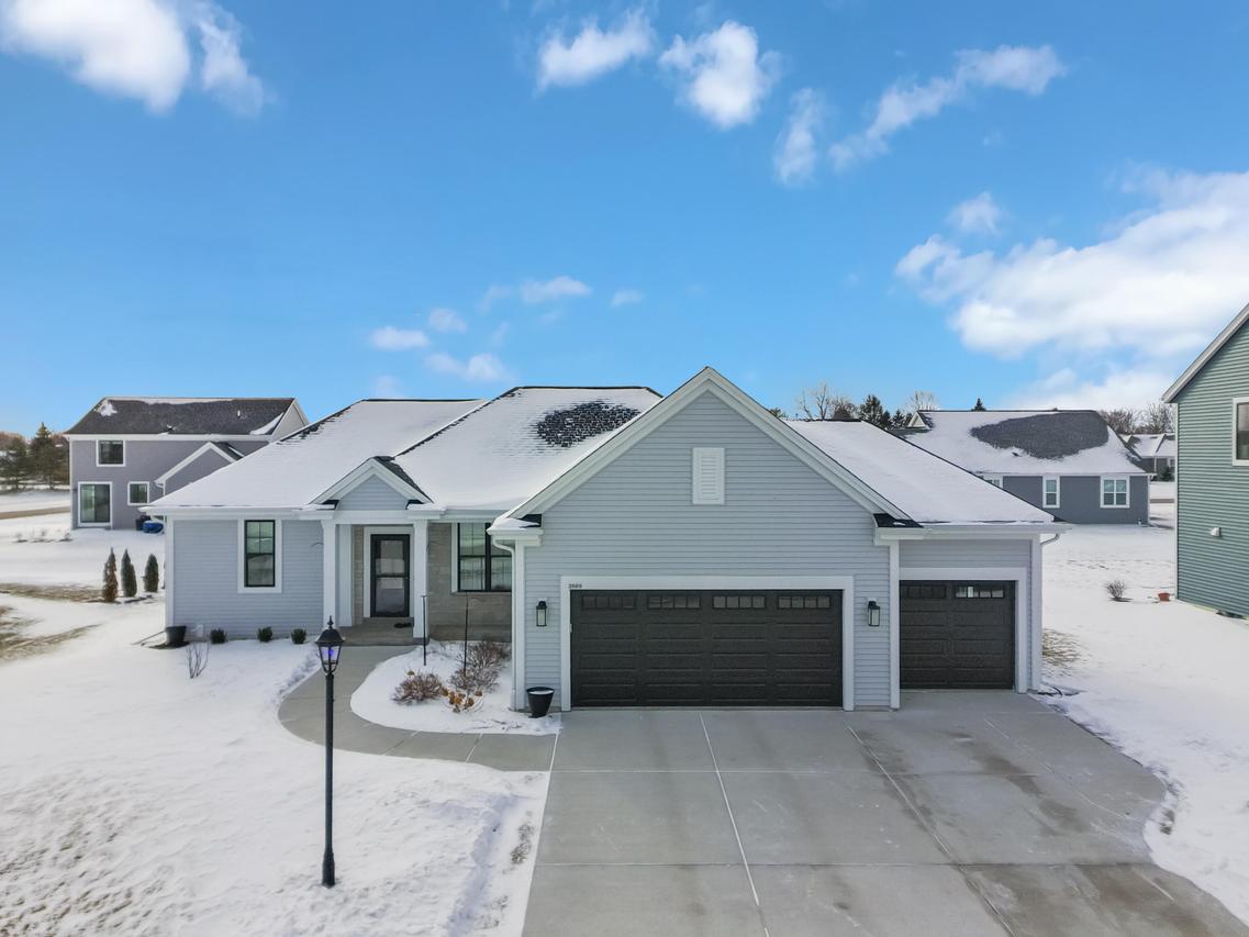 2689 Mapleton Ave, East Troy, WI 53120