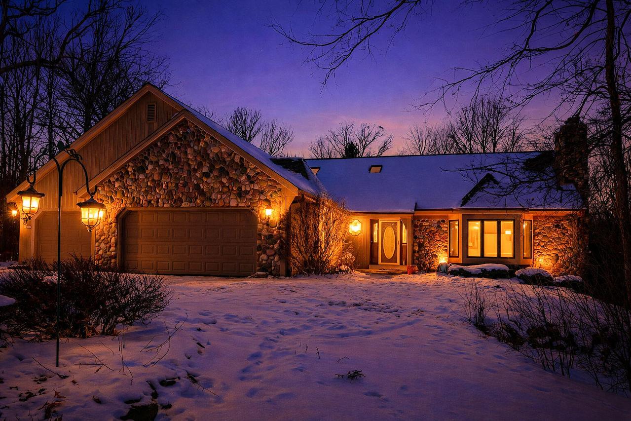 14591 W Fieldpointe Ct, New Berlin, WI 53151