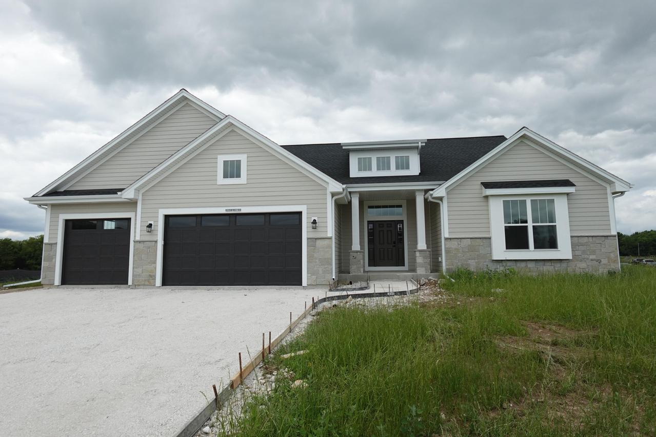 W259N5789 Apple Cider Ct, Lisbon, WI 53089