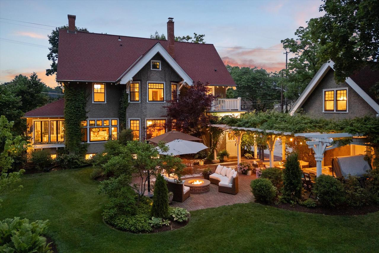 N69W6507 Bridge Rd, Cedarburg, WI 53012