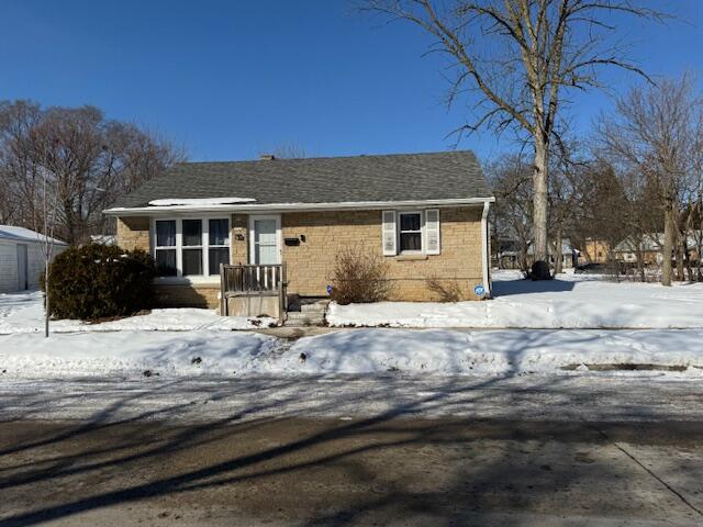 5525 N Long Island Dr., Milwaukee, WI 53206