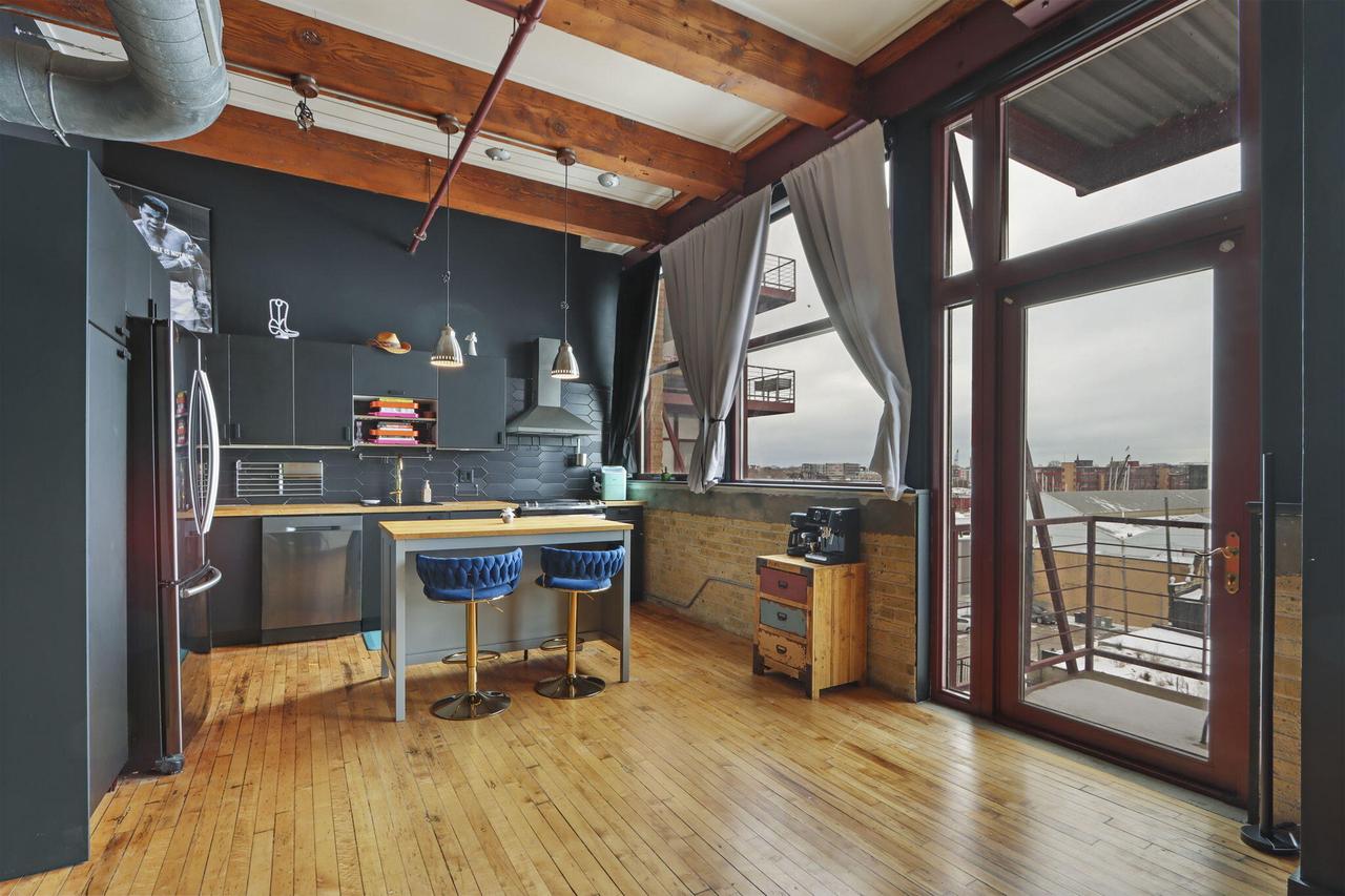 215 W Maple St #307, Milwaukee, WI 53204