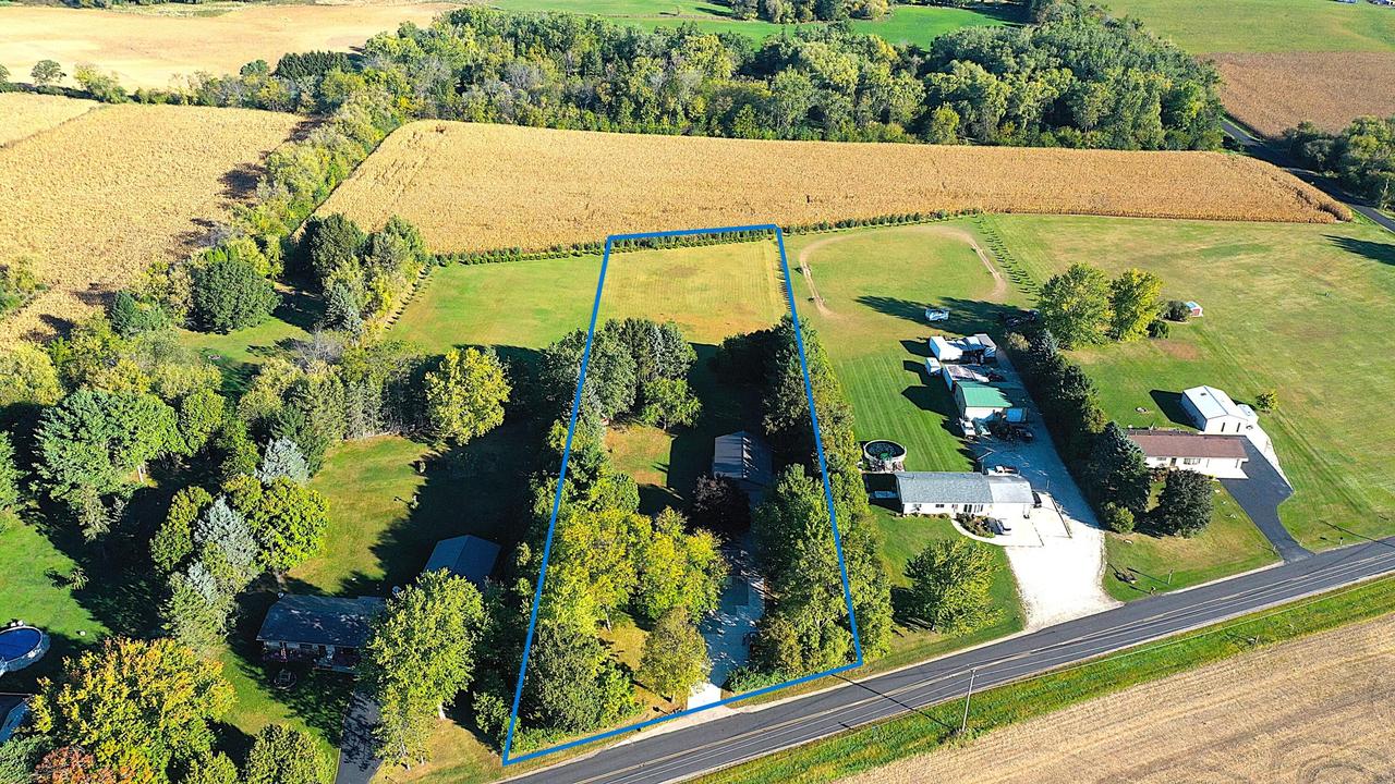 W1758 Spring Prairie, Spring Prairie, WI 53105