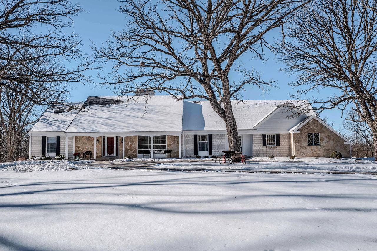 W290S4827 Parke Ln, Genesee, WI 53189