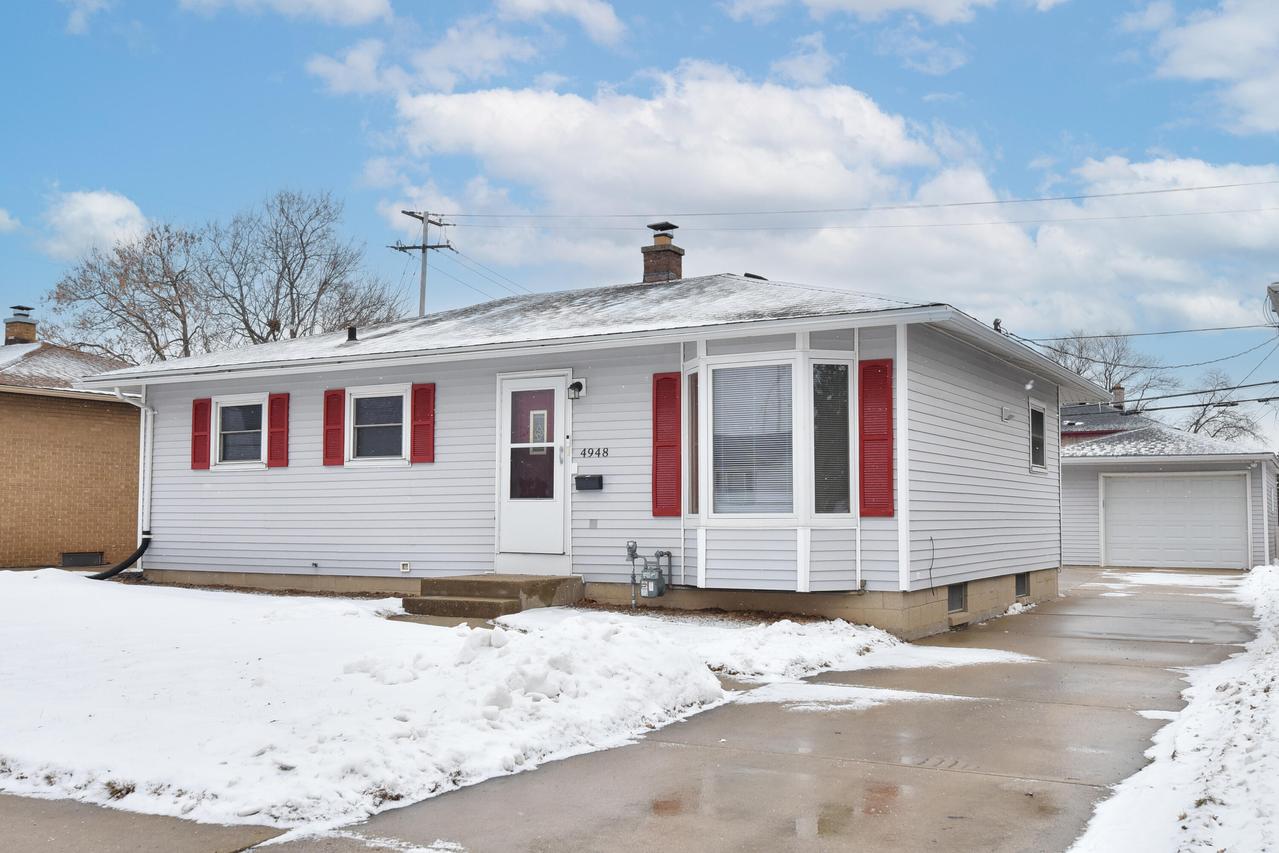 4948 S 15th St, Milwaukee, WI 53221