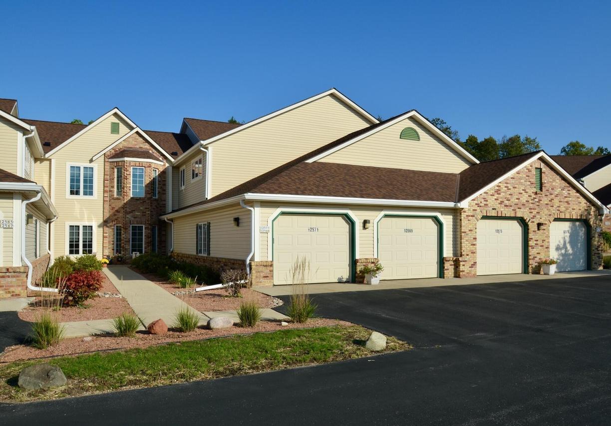 12569 W Beloit Rd #6, New Berlin, WI 53151