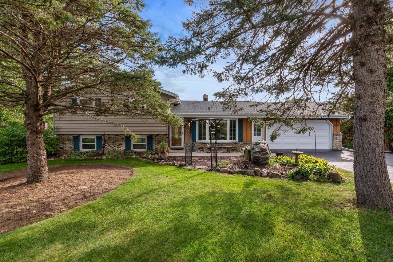 3657 Pleasant Valley, Polk, WI 53095