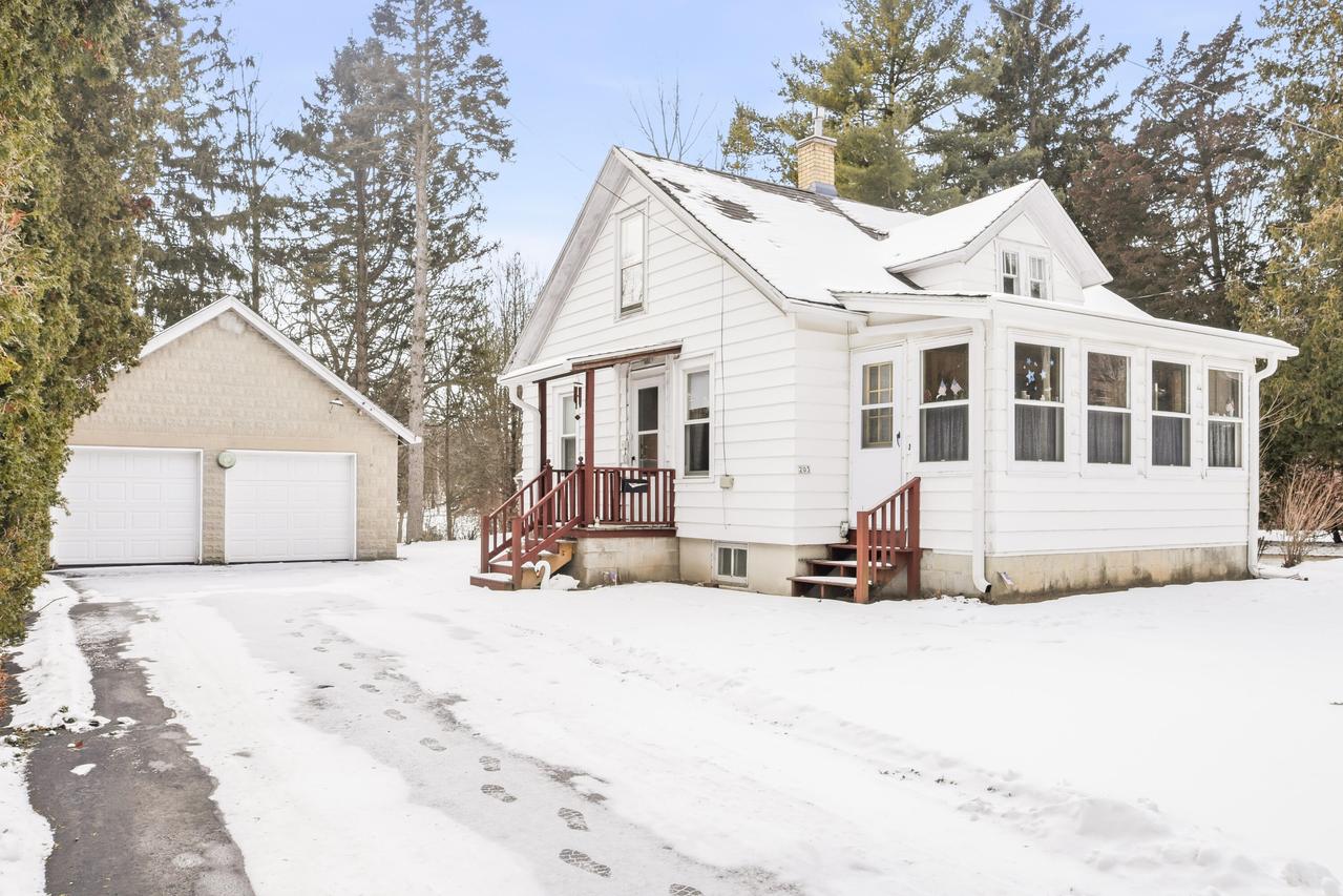 203 West St, Thiensville, WI 53092