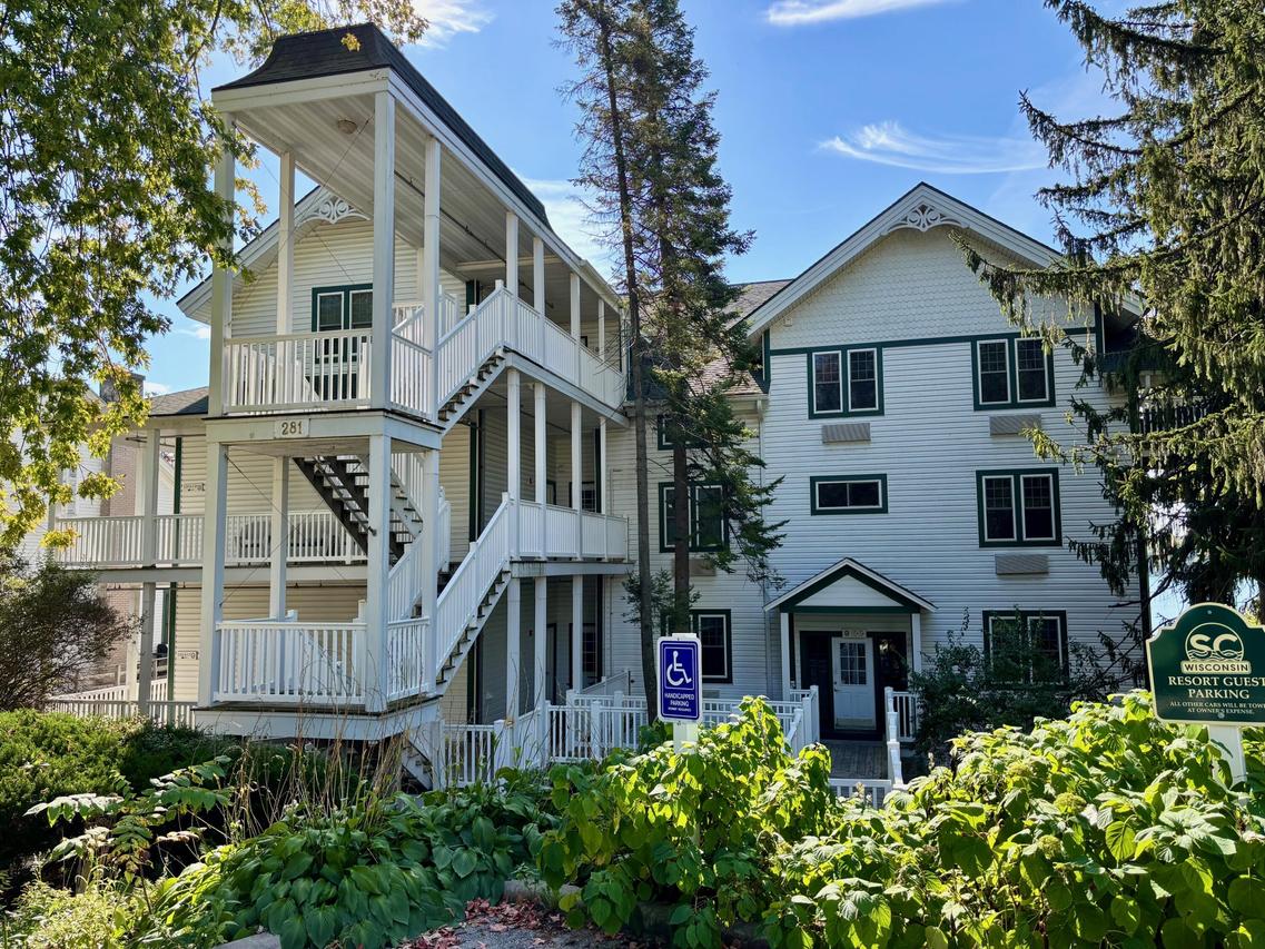 281 Victorian Village #31, Elkhart Lake, WI 53020