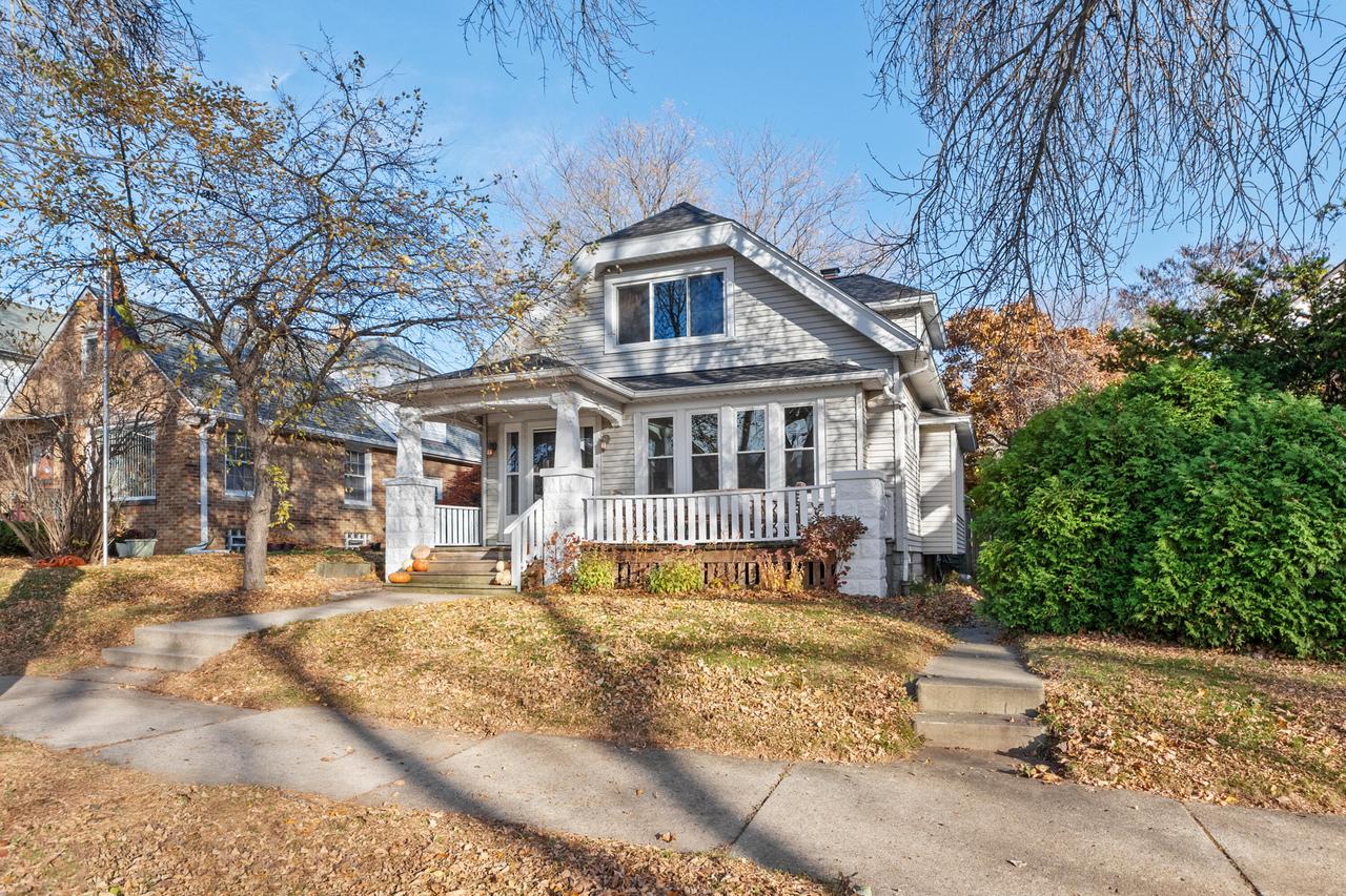 3150 S Lenox St, Milwaukee, WI 53207