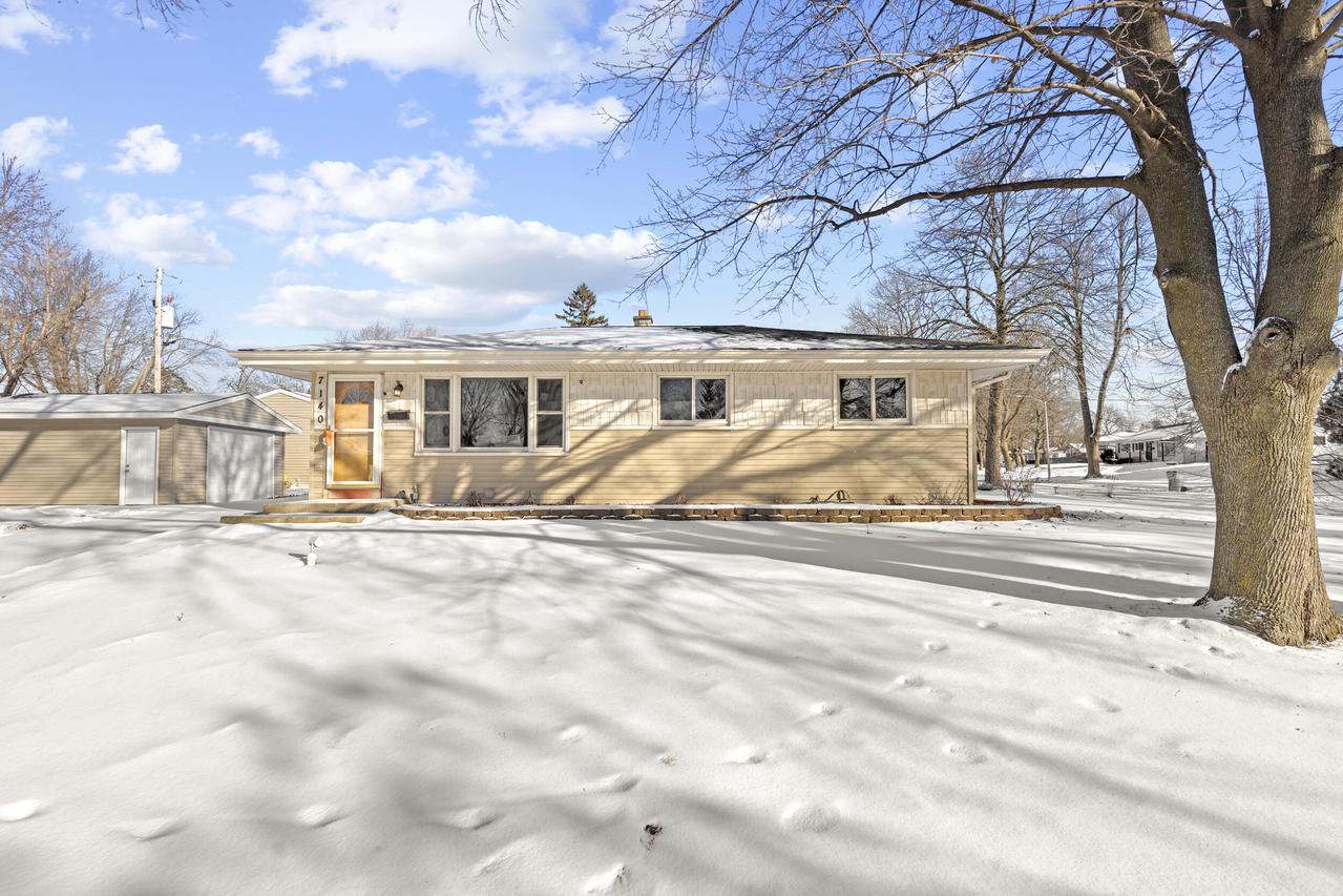 7140 N 48th St, Milwaukee, WI 53223