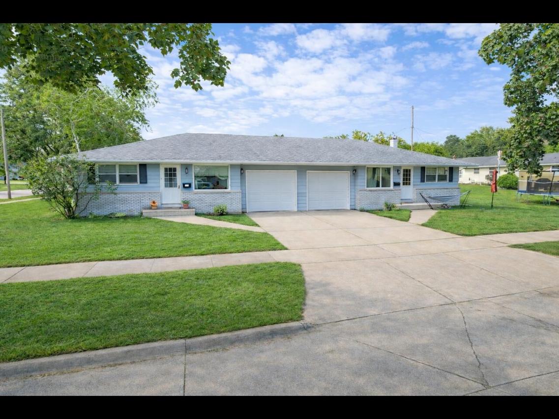 52 Woodmere Ct #54, Appleton, WI 54911