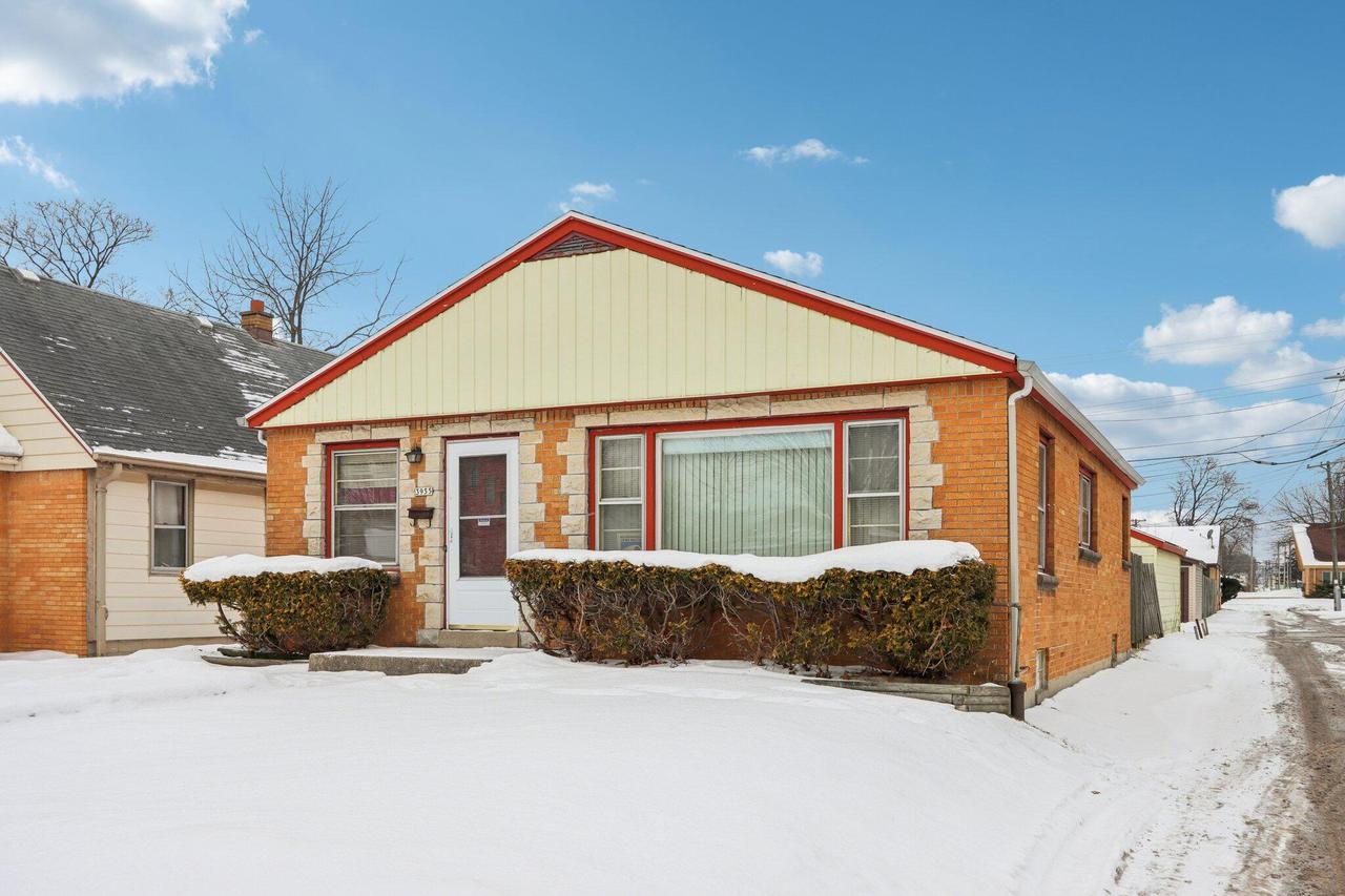 3955 N 79th St, Milwaukee, WI 53222